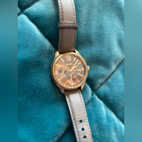 FOSSIL Watch - Picture 5 of 5